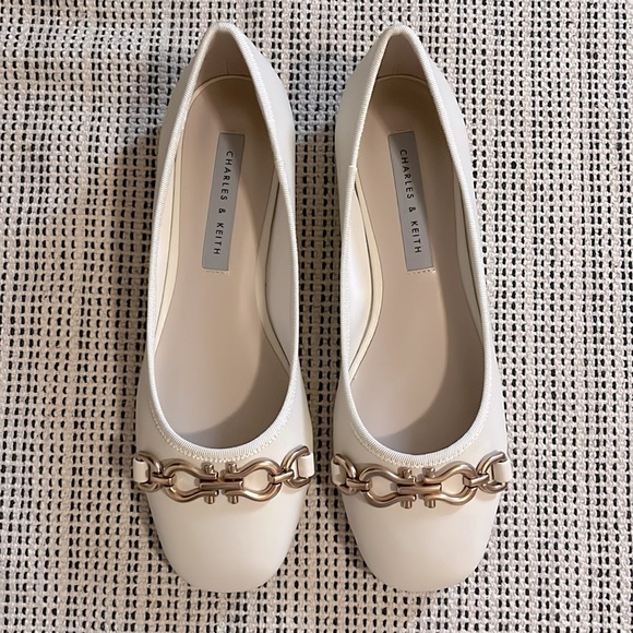 Charles & Keith Ballerina Flats - Picture 7 of 9